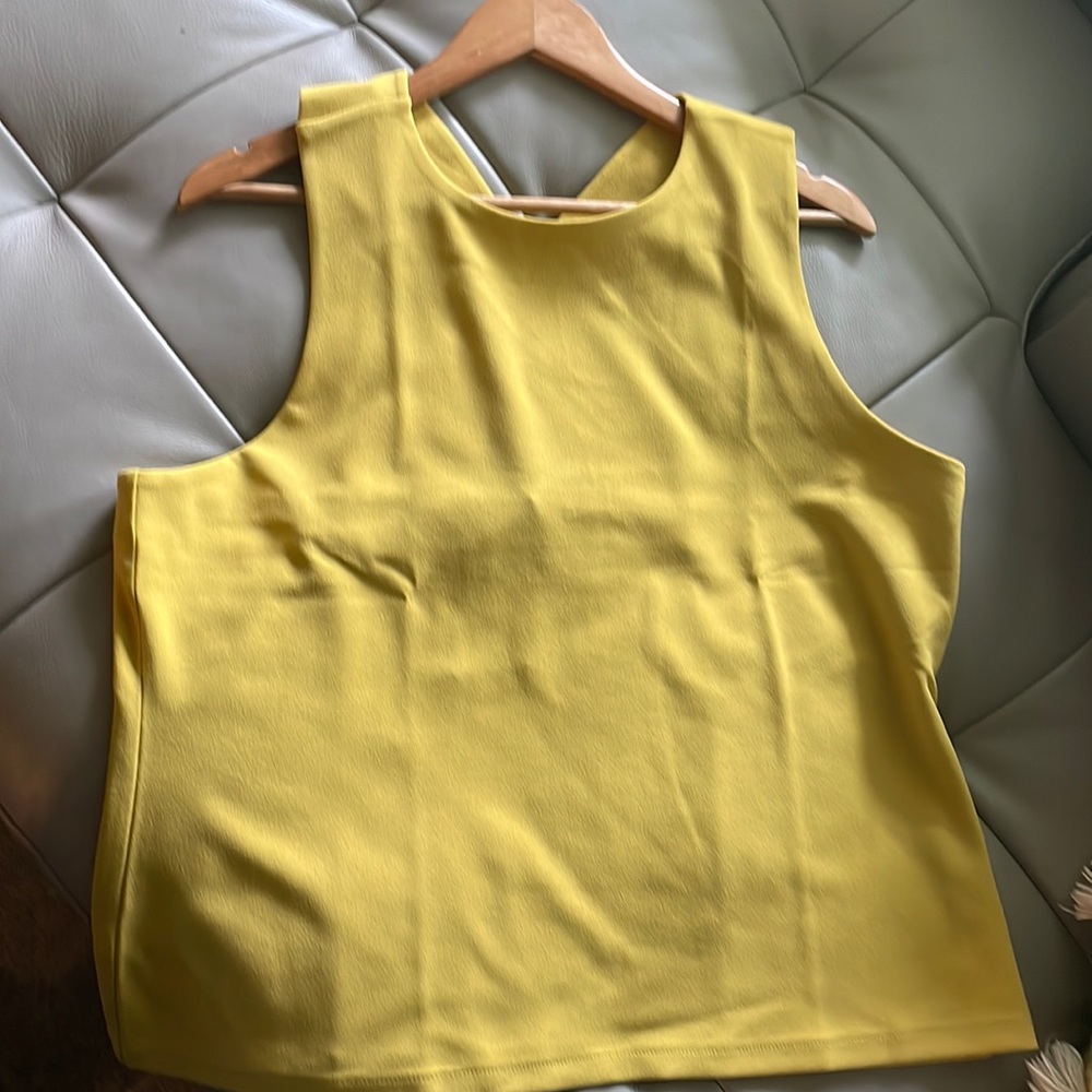 Crossed back sleeveless top